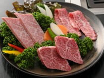   烤肉Motoyama  新宿店_请享用严选的黑毛和牛！ 《红色丛林》