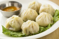 India & Nepal Restaurant Sansar Shinjuku_"Momo" is a chewy treat made with ingredients wrapped in a carefully handcrafted skin.