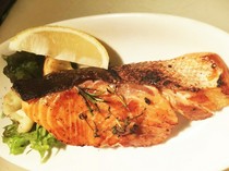 Wine Chubo Gekko_Homemade grilled smoked salmon