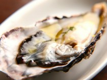 Wine Chubo Gekko_Akkeshi raw oyster (1 piece)