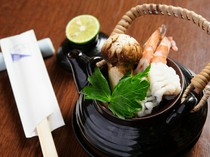 Okinose_Autumn flavors captured in a clay pot: "Matsutake and conger eel in clay pot"