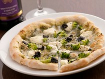 Spiedino Fuggi_Pizza "Verde" ~Basil Sauce~