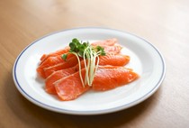 Dining Bar Hiro_Homemade smoked salmon A gift from the cold Nordic seas