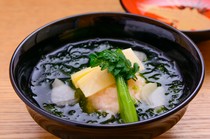 Saryo Takinoya_The key to this dish is the dashi stock: Clear soup with shrimp paste, fresh wakame seaweed and bamboo shoots