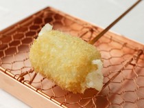 Kushi Agemono Shun's Ginza_Custom-made rice cakes "Mochi, cheese and celery"