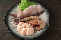 Korean Imperial-style Restaurant Youngdong_Grilled salted wild shrimp (1 piece)/squid/scallops