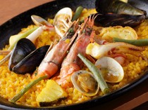 Aoyama Spain Bar El Vuelo_Salmon and Salmon Roe Paella