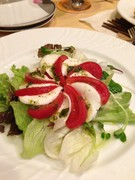 Buveur Orge_Caprese salad with fresh mozzarella and Wakamatsu fruit tomatoes