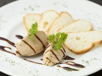 VIN_"Foie Gras and Chicken Liver Mousse Pate" for those who don't like liver