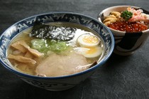  Ramen and three-color rice bowl set 