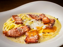 
                        Don Mangione di Napoli_"Seared egg carbonara" with a rich, creamy flavor and a fragrant aroma