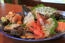  从日本海运送的新鲜海鲜 