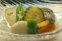  【主厨精选套餐】夏季：1人16,800日元（含税、服务费） 