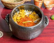 Nanohana_Sea urchin, sea bream and salmon roe cooked in a clay pot