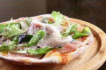 Dining Bar YZ_"Prosciutto Pizza" made with our specially made homemade dough