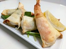 Dining Bar YZ_Shrimp and cheese spring rolls