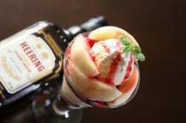 Dining Bar YZ_Limited time only! Limited every day! Yz's special peach parfait made with a whole Hida peach