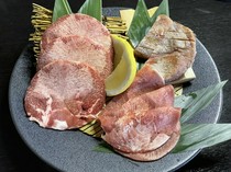 烤肉TARAFUKU  鈴鹿中央通店_三種舌頭對比（120g）