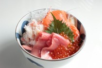 Otaru Takeno Sushi_[Our most popular item] Ainori Donburi