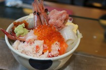 Otaru Takeno Sushi_Salmon roe and seafood bowl