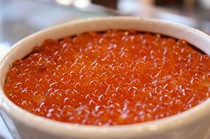 Otaru Takeno Sushi_All-around salmon roe rice bowl