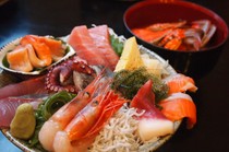 Sakanaya Ichiba Shokudo_Seafood bowl small/regular