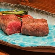 Wine Izakaya Charbon_[Limited to 3 meals per day] Kochi's "mythical wagyu" Tosa Akaushi triangular beef