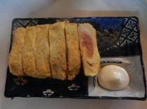 Motsunabe Mizutaki Yonbankan_The famous mentaiko omelet!!