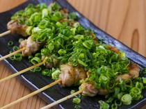 Yakitori only Restaurant Sakuraya_"Green Onion Salt Sauce" made with chicken breast and homemade salt sauce