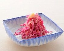 Akasaka Momonoki_Red radish and dried scallops tossed in Japanese pepper oil