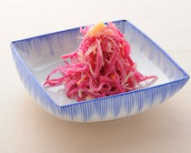 Akasaka Momonoki_"Red radish and dried scallops with Japanese pepper oil"