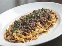 Pizzeria Austro_Authentic taste: "Togesita beef with Bolognese-style meat sauce fettuccine"