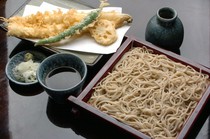 Edo Soba Teuchidokoro Asada_"Anago Tempura Seiro" served with specially selected live-killed anago tempura