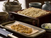 Edo Soba Teuchidokoro Asada_The perfect snack to go with your drinks! "Asada Miso Cedar Plate Grill" uses prawn miso