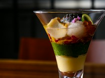  깊은 맛의 식재료가 빚어내는 복합적인 맛의 하모니를 느낄 수 있는 '꽁치와 가을 가지 파르페' 