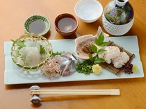 Ebisu Kichinoza_"Sashimi platter" made with seasonal seafood selected directly from the market and from all over the country