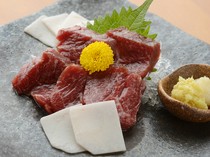 Ebisu Kichinoza_"Horse sashimi" delivered directly from the owner's hometown, Kumamoto