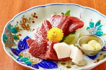 Ebisu Kichinoza_Horse meat sashimi from the owner's hometown, Kumamoto (reservations required)