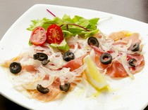 Roppakuya KADO_Prosciutto with Olives and Black Pepper