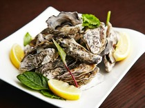 Roppakuya KADO_[Limited time offer] Okayama Prefecture, Niigata oysters steamed in white wine