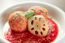 Roppakuya KADO_Rice croquette with homemade tomato sauce