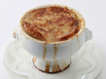 Restaurant Tani_Onion Gratin Soup is a popular soup regardless of the season