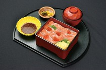 Seafood Restaurant Zauo Main Store_Salmon and salmon roe rice bowl