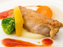  Chicken thigh poele with vinagrette sauce 