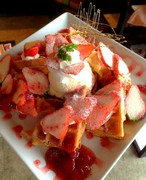 IKKYU 19HITOYASUMI Takaoka Toide branch_"Strawberry Waffle Sundae & Drink Set"