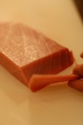  Medium fatty tuna sashimi 