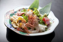 Sohonke Yamako_Enjoy the colorful seasonal flavors of "Seasonal Sashimi Assortment"