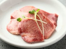 Sumibi-yakiniku Yasubee_"Specially Selected Wagyu Beef Tongue" - a delicious, melt-in-your-mouth dish