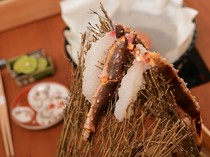 Akasaka Kitafuku_The taste of live crab. Enjoy the fresh meat "Sashimi" (live cod crab)