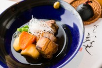 Kokorozukushi Inase_Stew of potatoes and tender cubes of meat, permeated with the stock from the beef tongue and pork